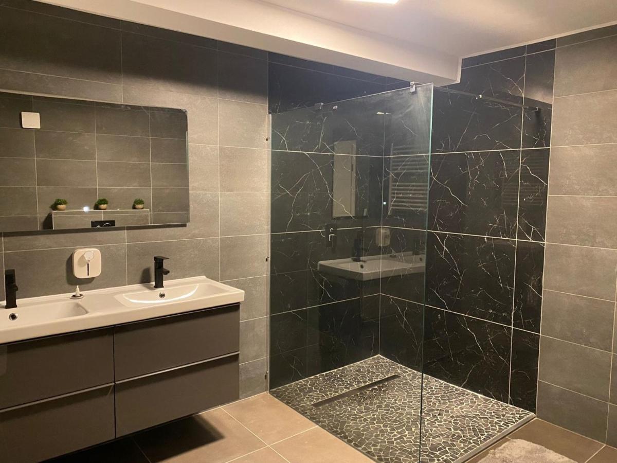 Cozy 120M² Apartment With 3 Bedrooms And 1 Home Cinema Useldange Zewnętrze zdjęcie