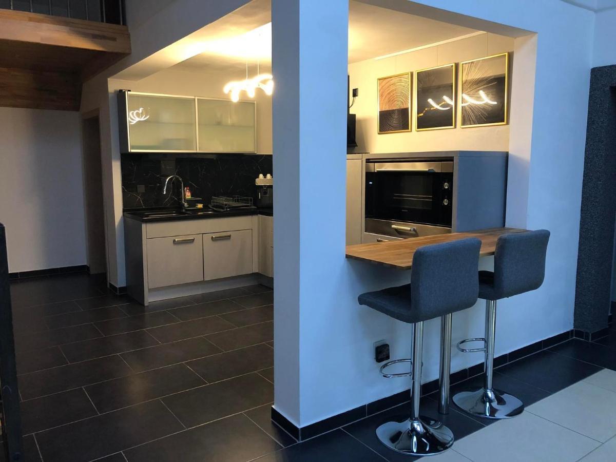 Cozy 120M² Apartment With 3 Bedrooms And 1 Home Cinema Useldange Zewnętrze zdjęcie